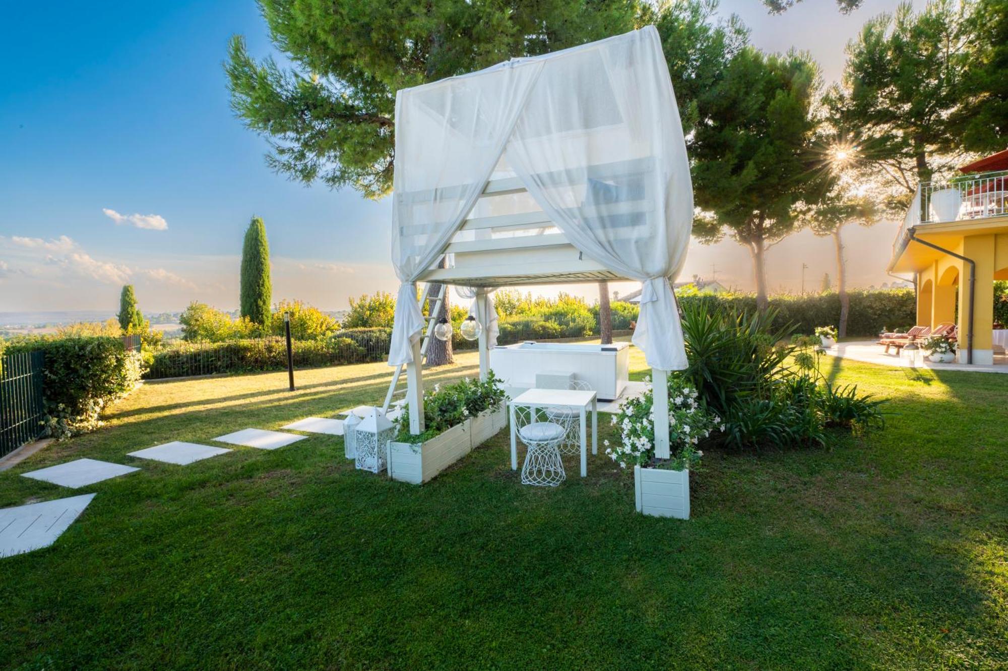 Tra Gli Alberi E Il Mare Bed & Breakfast Sirolo Exterior foto