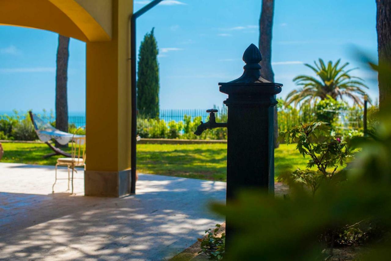 Tra Gli Alberi E Il Mare Bed & Breakfast Sirolo Exterior foto